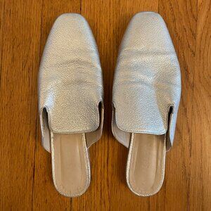 (Hardly worn) FREDA SALVADOR MURPHEY Slip On Mule - 8 / Silver Calf